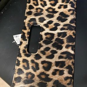 Leopard print clutch